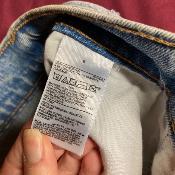 NWOT High-Waisted Button-Fly Ripped Cut-Off Jean Shorts - Picture 5 of 5